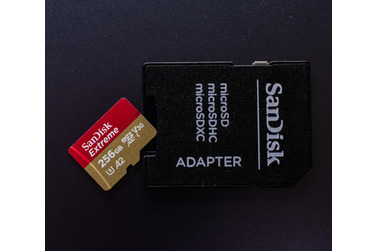 Small sandisk extreme microsd 1