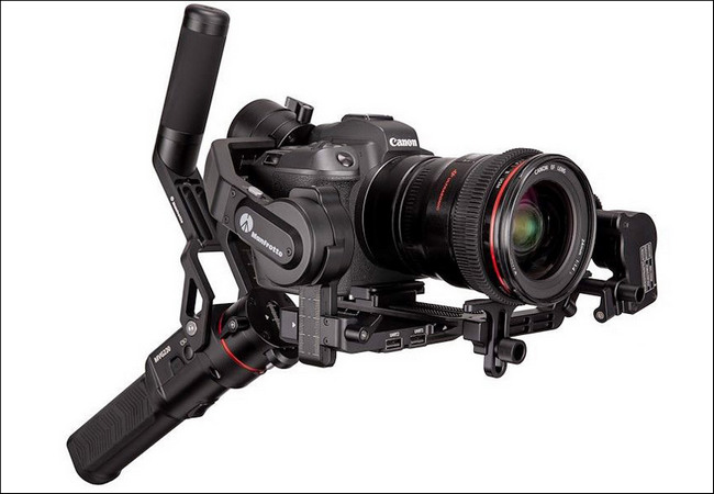 Gimbal manfrotto mvg220 suspended with camera front