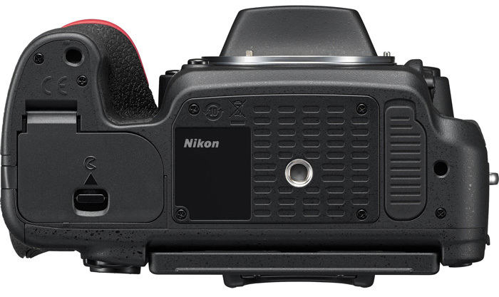 Nikon D750 bottom view