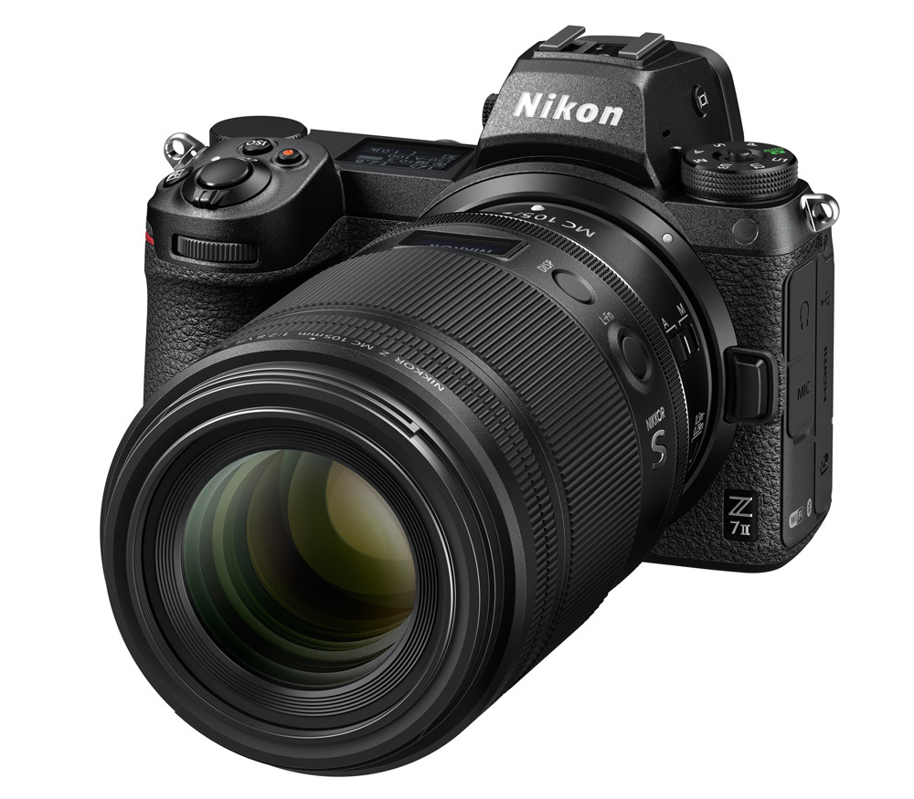Nikon NIKKOR Z MC 105mm f/2.8 VR S на камере