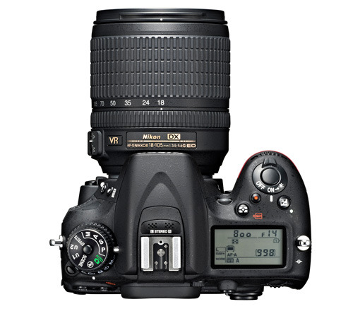 Nikon D7100 18-105 kit вид сверху 