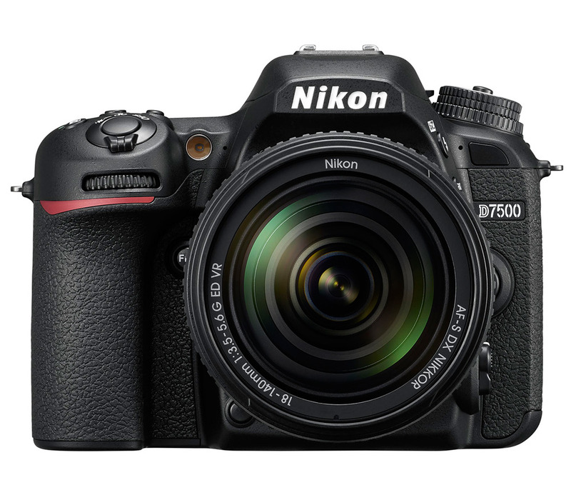 Зеркальная камера Nikon D7500 с 18-140 Nikkor